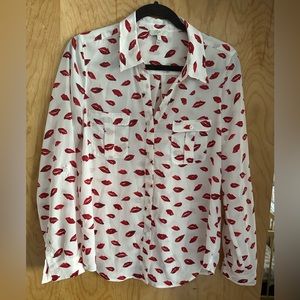 Joie booker kiss button up size S
